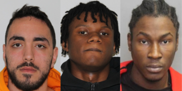 اتهام 3 رجال واعتقال آخرين بعد ضبط أسلحة ومخدرات في لافال