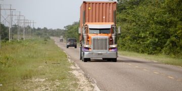 جهاز التسجيل الإلكتروني إلزاميٌ على المركبات الثقيلة في كيبيك