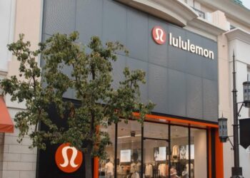 فرص عمل لدى شركة Lululemon بأجور تصل إلى 35 دولار في الساعة