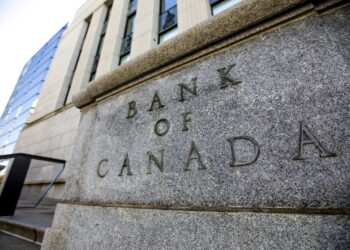 بنك كندا يشرح كيف يؤتي رفع أسعار الفائدة ثماره