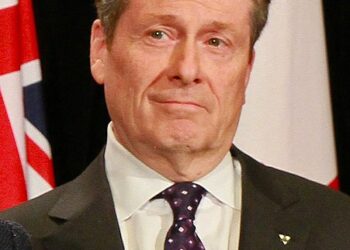 علاقة غرامية تدفع عُمدة تورنتو إلى الاستقالة