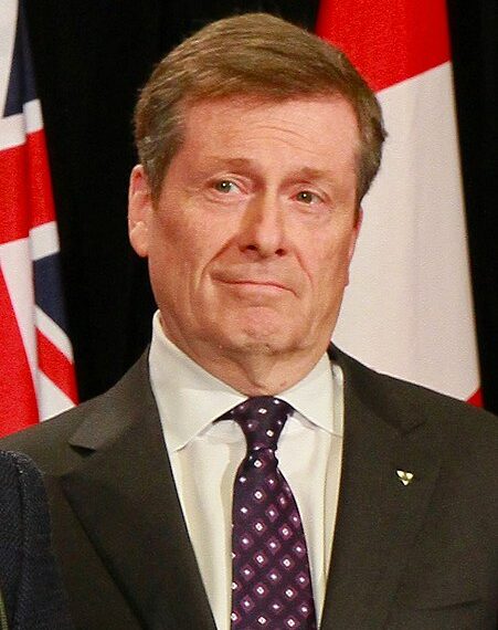 علاقة غرامية تدفع عُمدة تورنتو إلى الاستقالة