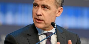 الحاكم السابق لبنك كندا: الركود قادم .. وأسعار الفائدة لن تنخفض في وقت قريب