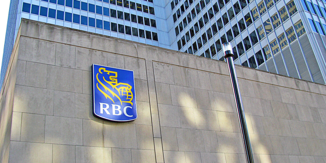 بنك RBC: المهاجرون في كندا يتمتعون بمؤهلات علمية أفضل من القوى العاملة المحلية