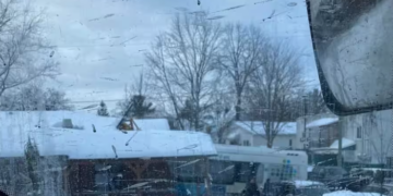 5 إصابات بعد اصطدام حافلة بحضانة في Sainte-Rose لافال