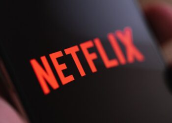 Netflix تبدأ رسمياً حملتها الصارمة على مشاركة كلمات المرور، إليك ما يعنيه ذلك