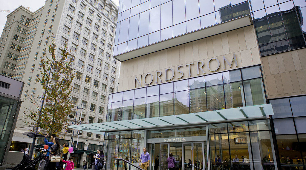 Nordstrom تغلق جميع المتاجر الكندية وتُسرح 2500 موظف