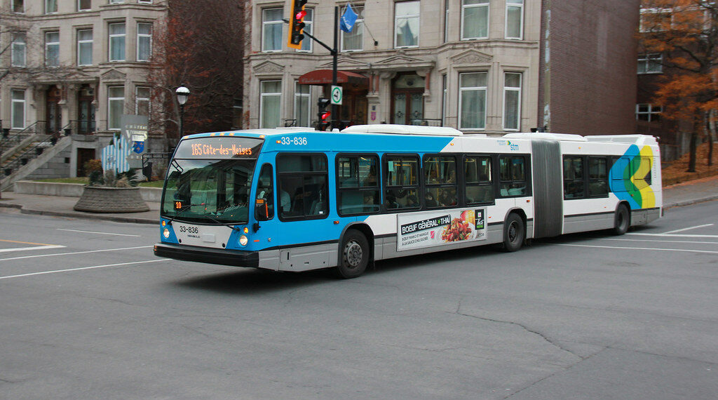 مسؤولو النقل في مونتريال يخططون لدمج خدمات الحافلات لتقليل التكاليف