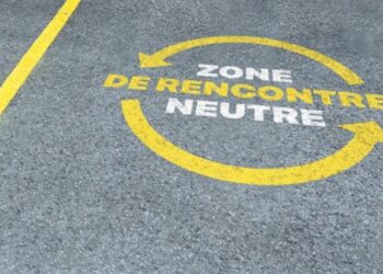 بسبب زيادة عمليات الاحتيال ..منطقة اجتماع آمنة في لافال تحت رقابة الشرطة بهدف إتمام عمليات البيع و التبادل