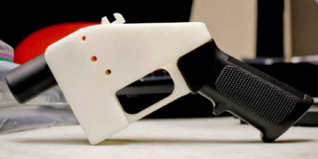 مداهمةٌ للشرطة تسفر عن ضبط أسلحة نارية و كمية من المخدرات شمال مونتريال