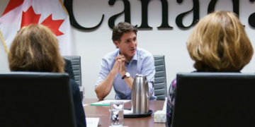 ما هو مقدار المال الذي يكسبه جاستن ترودو بصفته رئيساً للوزراء؟