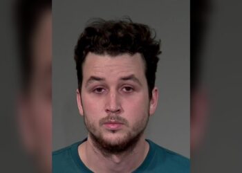 اعتراف معلم بالذنب بارتكاب جرائم جنسية تشمل 5 فتيات في مونتريال