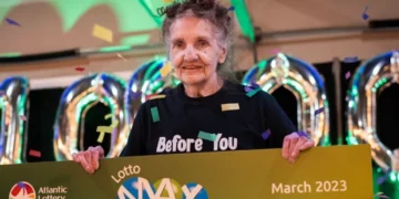 امرأة تبلغ من العمر 83 عاماً تربح 31 مليون دولار في اليانصيب