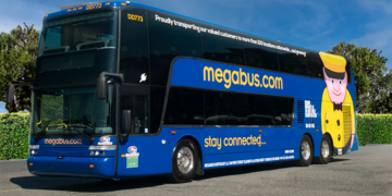 رحلات لدى Megabus من مونتريال إلى تورونتو بـ 10 دولار