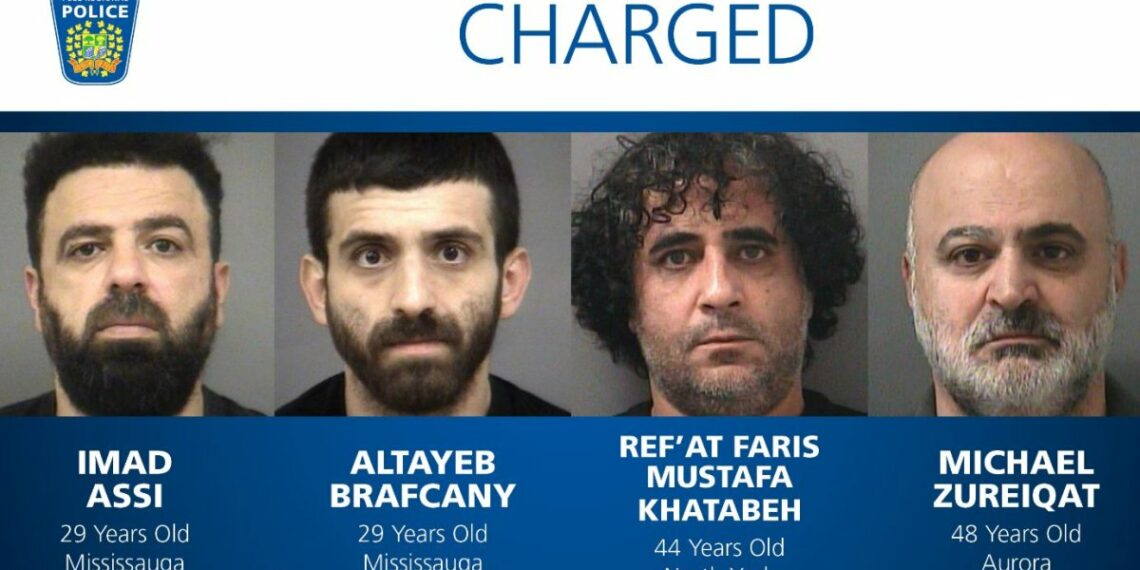 بعد تحقيق استمر لعدة أشهر… الشرطة تعتقل 4 أشخاص وتستعيد 78 سيارة مسروقة