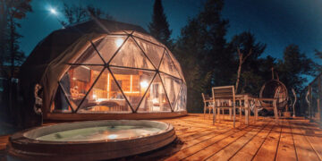 استأجر هذه الشاليه وسط الطبيعة واستمتع بتجربة التخييم بالقرب من مونتريال