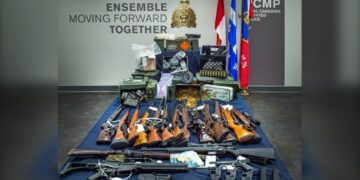 اعتقال شخصين ومصادرة كمية كبيرة من الأسلحة والذخائر في منزل غرب مونتريال