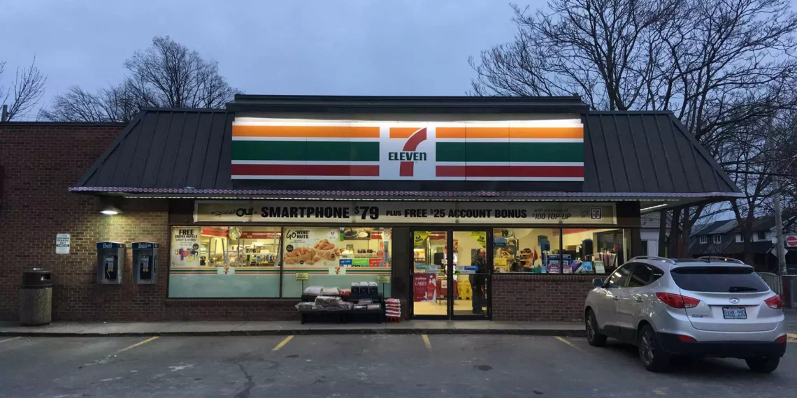مئات الوظائف المتاحة لدى 7-Eleven في جميع أنحاء كندا هذا الصيف