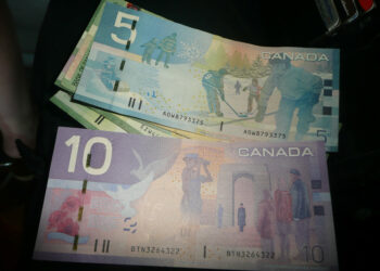 فوز أحد سعيدي الحظ بـ 60 مليون دولار