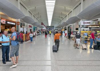 في حادثة فريدة من نوعها ..سرقة ماقيمته 20 مليون دولار من الذهب من أكبر مطار كندي