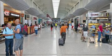 في حادثة فريدة من نوعها ..سرقة ماقيمته 20 مليون دولار من الذهب من أكبر مطار كندي