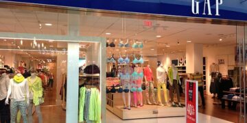 شركة Gap تعلن عن تسريح 1800 موظف في الجولة الثانية من عملية تسريح العمال