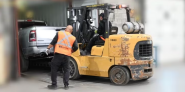 بسبب زيادة السرقات ..السلطات في مونتريال تتخذ إجراءات صارمة لتصدير السيارات إلى الخارج