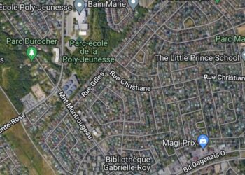 مراهقة تطعن والدها أثناء نومه