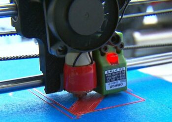 شرطة كيبيك تعتقل رجلاً وتصادر مخططات وأسلحة مطبوعة بتقنية 3D