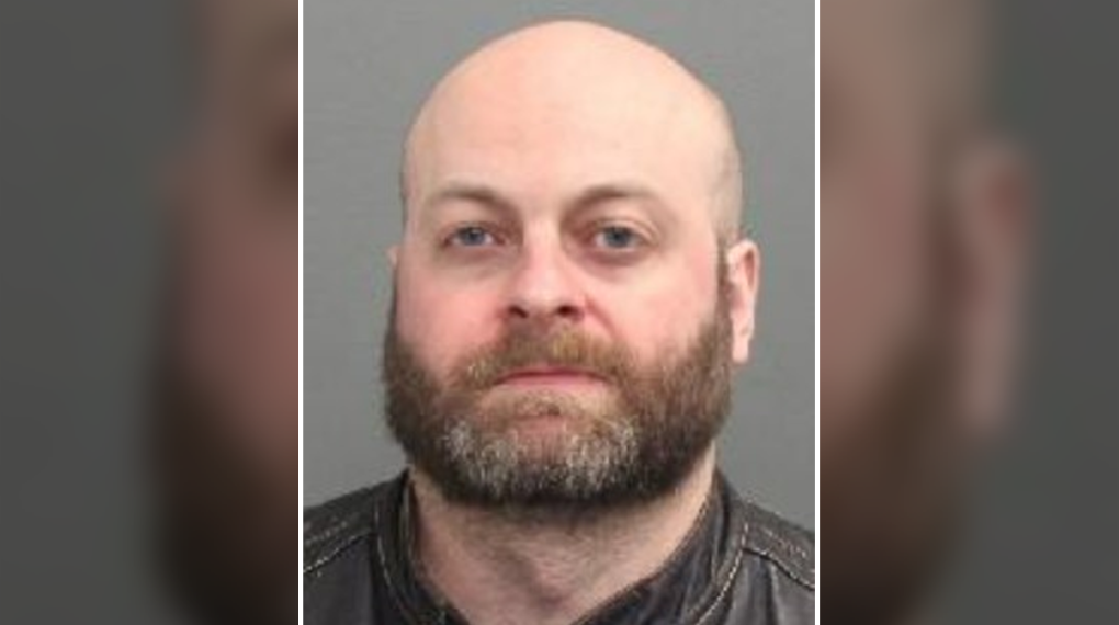 توجيه تهم جنائية لمحام في أوتاوا على خلفية سوء السلوك الجنسي