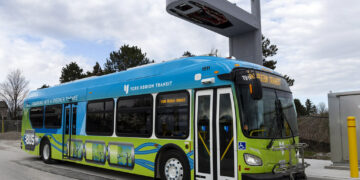 أكثر من 1200 حافلة كهربائية جديدة في كيبيك