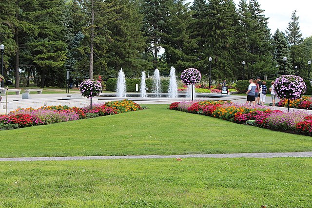 حديقة مونتريال النباتية تقدم فرصة مميزة للتنزه بين أزهار حديقتها اليابانية