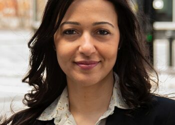 ربا غزال تنضم إلى سباق المرشحين لمنصب المتحدث الرسمي لـ Quebec Solidaire