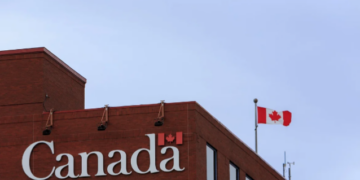 وظائف إدارية حكومية برواتب تصل إلى 70،000 دولار سنوياً