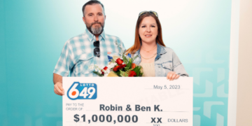 زوجان لديهما 6 أطفال يربحان مليون دولار