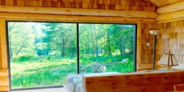 لمُحبي المغامرات …استمتع بقضاء ليلة بين الدببة والذئاب في هذا المنتزه