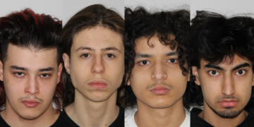 القبض على 4 شبان بتهم تتصل بسرقة السيارات