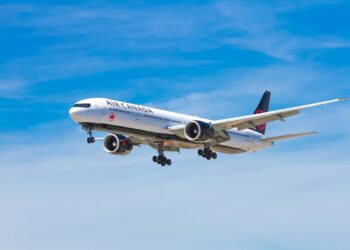 استطلاع رأي: انخفاض رضا عملاء Air Canada  و WestJet