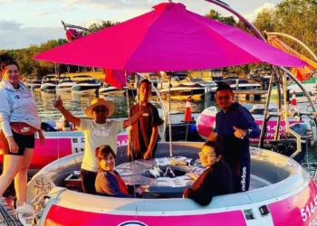 يمكنك استئجار هذه القوارب وإقامة حفلاء الشواء المميزة بالقرب من مونتريال هذا الصيف