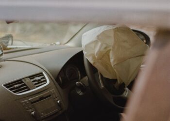 بالرغم من حدوث وفيات ..شركة ترفض سحب ملايين أجهزة نفخ الوسائد الهوائية الموجودة في مختلف السيارات