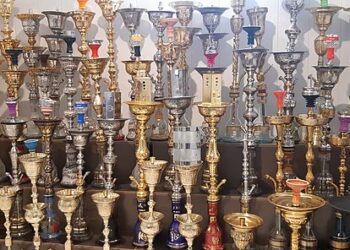 توقيف عصابة نشطة في أونتاريو وكيبيك: الشرطة تُصادر أكثر من 13 طناً من تبغ الشيشة