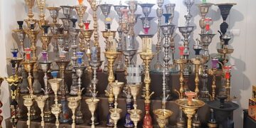 توقيف عصابة نشطة في أونتاريو وكيبيك: الشرطة تُصادر أكثر من 13 طناً من تبغ الشيشة