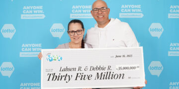 فوز زوجين بـ 35 مليون دولار في اليانصيب