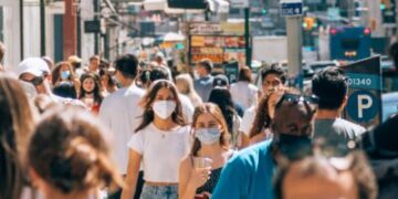 كيف يؤثر النمو السكاني على مختلف نواحي الاقتصاد الكندي