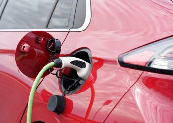 شراكة جديدة بين Telus Corp وشركة أسترالية لبناء 5000 محطة شحن كهربائية في جميع أنحاء كندا