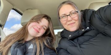 سائق حافلة يوبّخ طلاب من ذوي الاحتياجات الخاصة لتحدثهم باللغة الإنكليزية