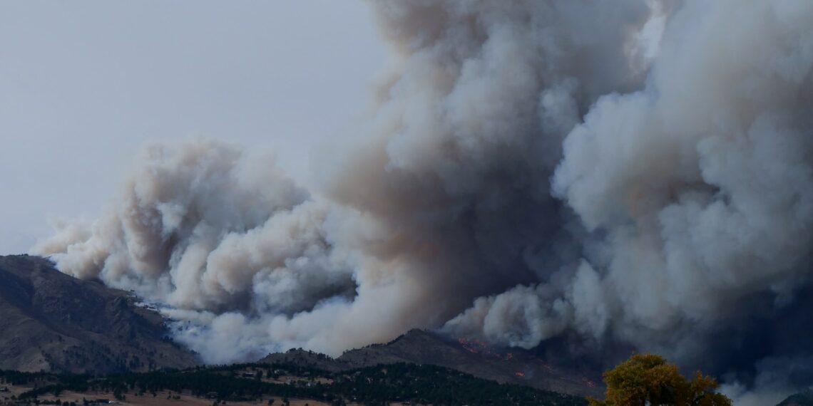 وصول رجال الإطفاء الفرنسيين إلى كيبيك للمساعدة في مكافحة حرائق الغابات