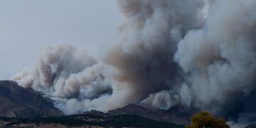 وصول رجال الإطفاء الفرنسيين إلى كيبيك للمساعدة في مكافحة حرائق الغابات