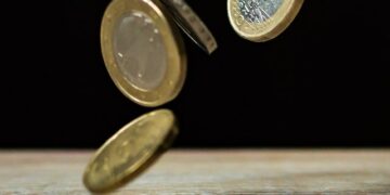 ما هي شهادات الاستثمار المضمون(GIC) وهل تُعد خياراً جيداً مع ارتفاع أسعار الفائدة؟