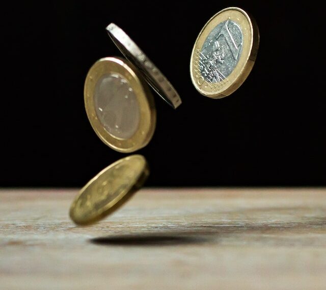 ما هي شهادات الاستثمار المضمون(GIC) وهل تُعد خياراً جيداً مع ارتفاع أسعار الفائدة؟